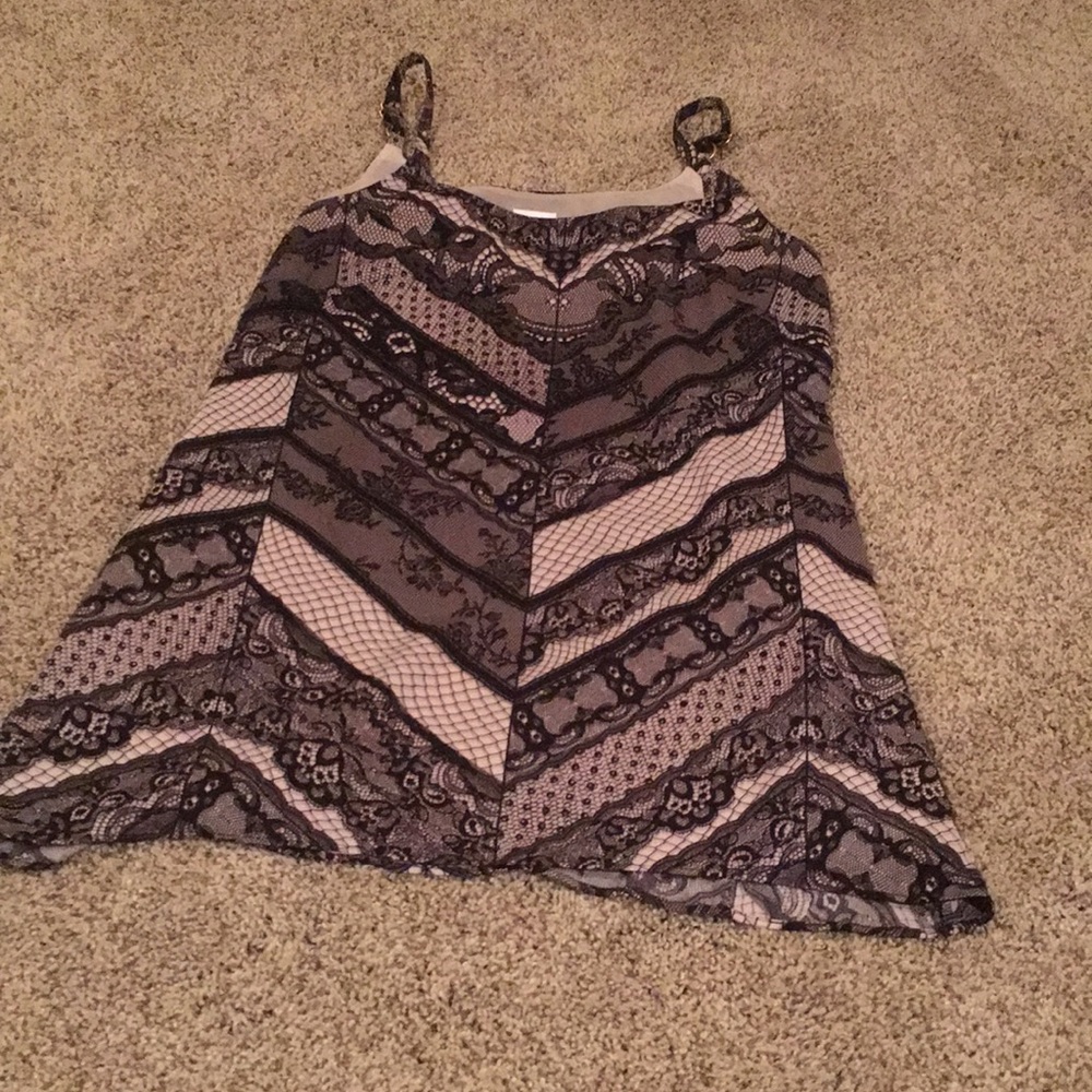 Flirty “lace” appearing tank - Cabi - XS